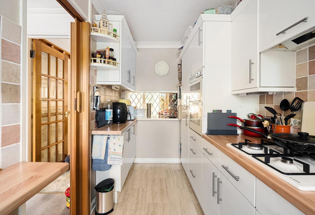 Nineacres Way, Coulsdon 4 bed terraced house £375,000