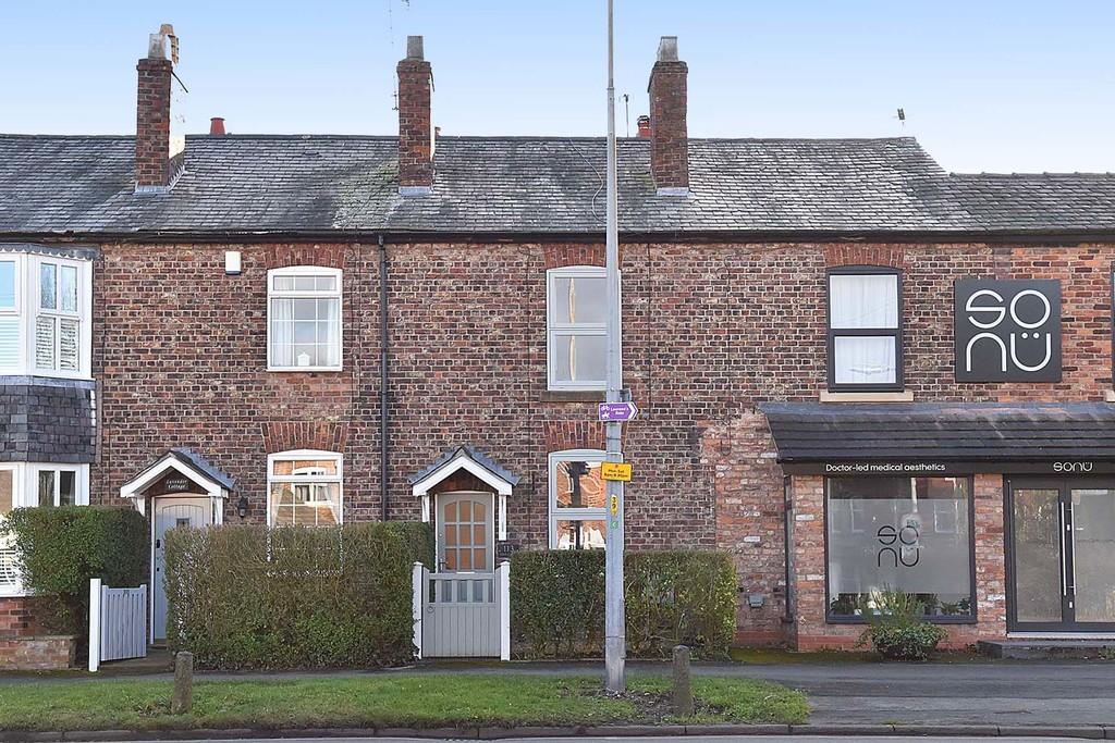 Knutsford Road, Wilmslow 2 bed terraced house £1,295 pcm (£299 pw)