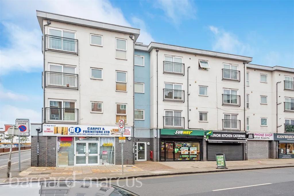 High Street, Yiewsley, West Drayton 2 bed apartment for sale £325,000