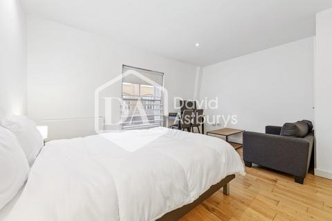 Studio to rent, York Way, Kings Cross, London
