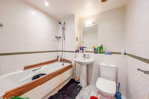 37 Warrior Close, London, SE28 0NL