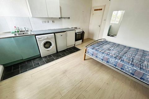 1 bedroom flat to rent, Clarendon Road, Manchester, Greater Manchester, M16
