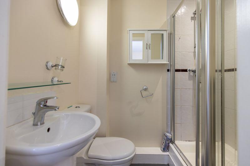En-suite Shower