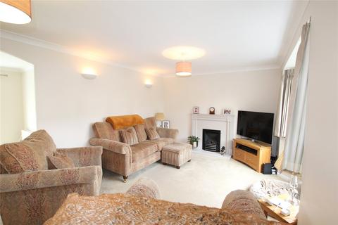 3 bedroom detached bungalow to rent, Centuria Walk, Huddersfield, West Yorkshire, HD3