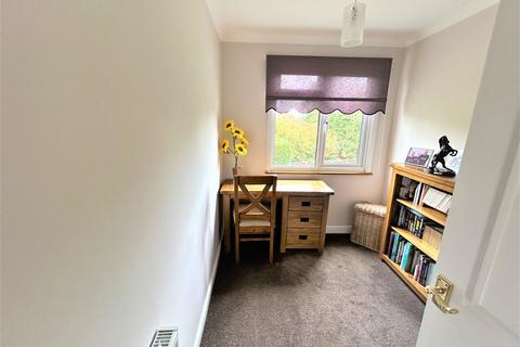 24 Downlands, Waltham Abbey, EN9 1UH