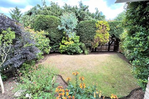 24 Downlands, Waltham Abbey, EN9 1UH