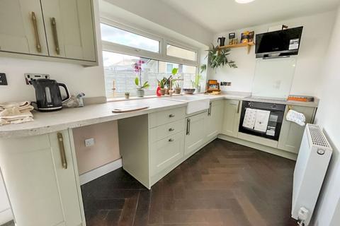 2 bedroom semi-detached bungalow for sale - Pennine Close, Bury