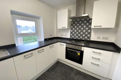 2 bedroom flat to rent, Very Large Flat With Garden. Clyffard Crescent, Newport