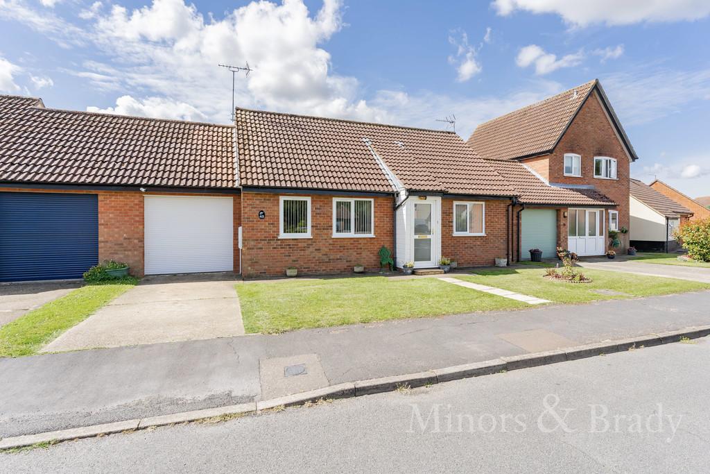 Queensway, Watton, Thetford 2 bed detached bungalow - £225,000