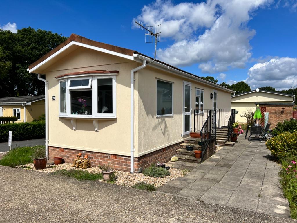 Church Farm Close, Dibden, Southampton, Hampshire, SO45 2 bed mobile