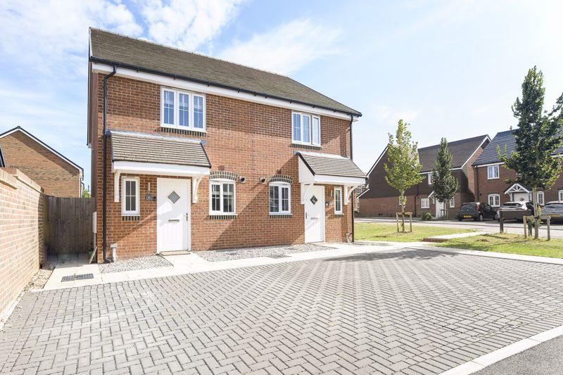 Coronation Way, Corfe Mullen, BH21 2 bed semidetached house for sale