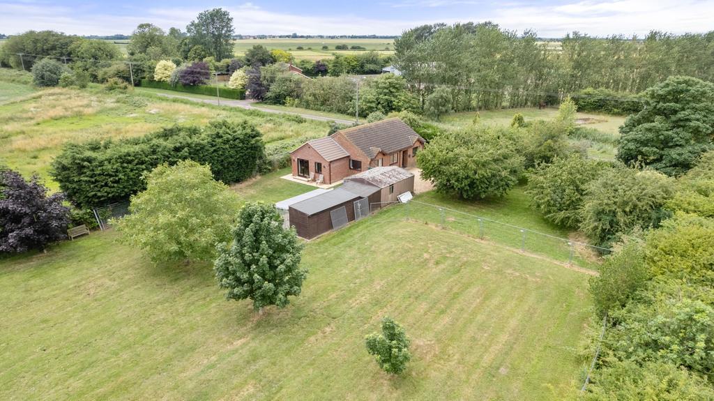 Broad Drove West, Tydd St Giles, Wisbech, Cambs, PE13 5NU 3 bed