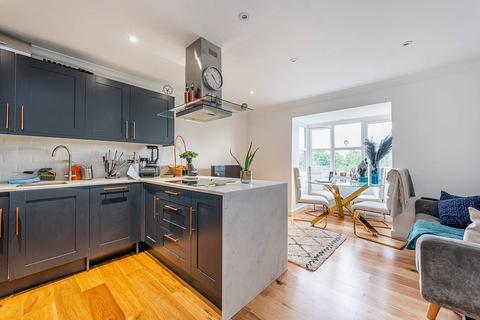 12 Anderson Close, London, W3 6YJ