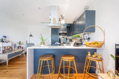 12 Anderson Close, London, W3 6YJ