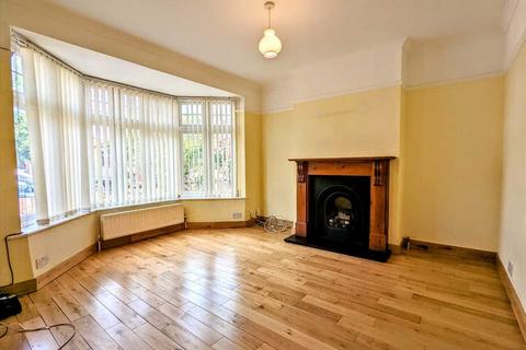 4 bedroom terraced house to rent - Mount Road, London