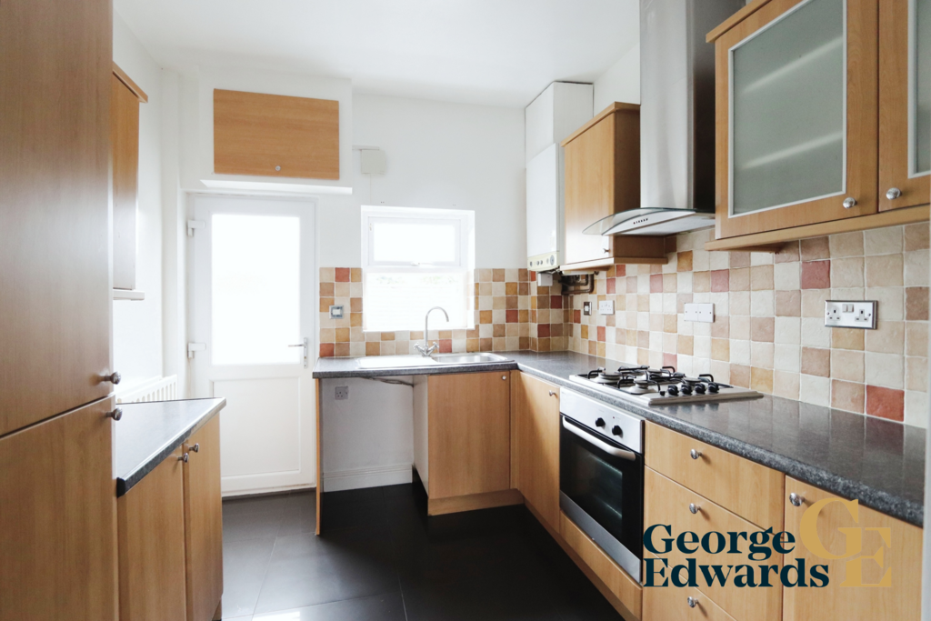 Shelton Street Wilnecote Tamworth B77 5 2 bed semidetached house £