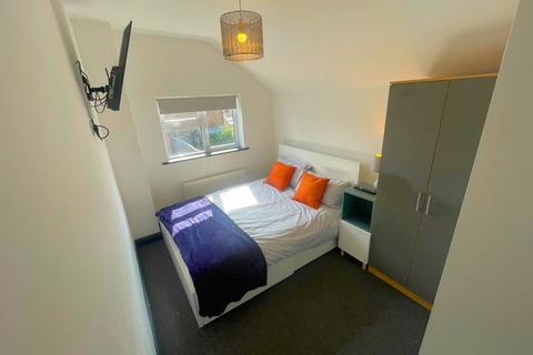undefined, Room 4, 70 Lambert Road