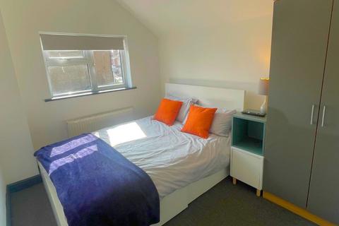 undefined, Room 4, 70 Lambert Road