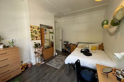 4 bedroom flat to rent, Devonshire House,  Kilburn High Road, London