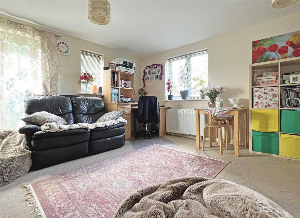 Living Room b.jpg