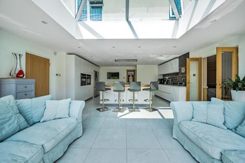 58 Lampern Crescent, Billericay, CM12 0FD