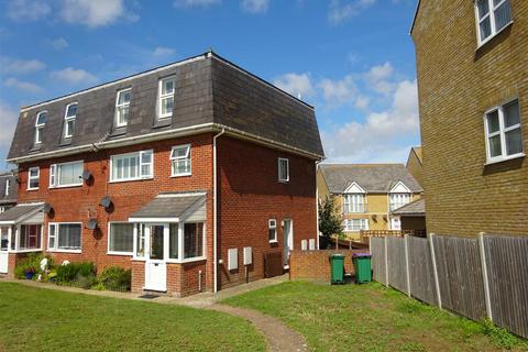 15 Armada Close, Littlestone, New Romney, TN28 8XA