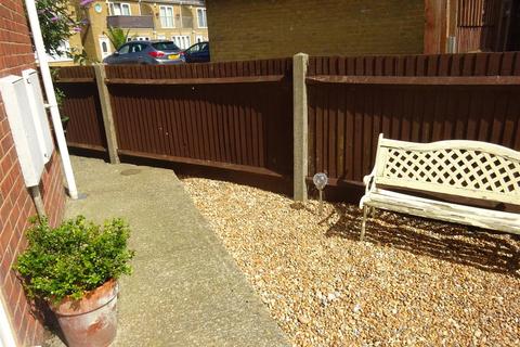 15 Armada Close, Littlestone, New Romney, TN28 8XA