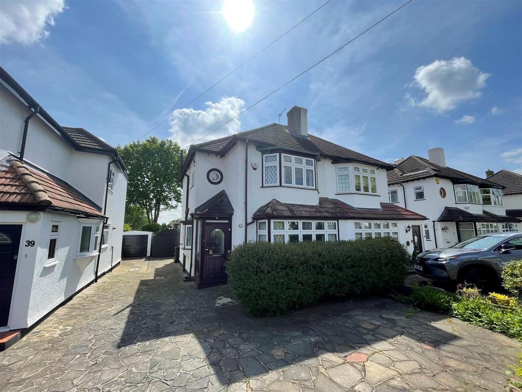 Crescent Drive, Petts Wood 3 bed semidetached house for sale £700,000