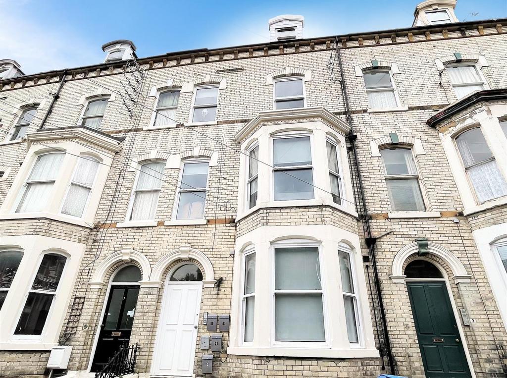 Royal Avenue, Scarborough 3 bed duplex £139,950