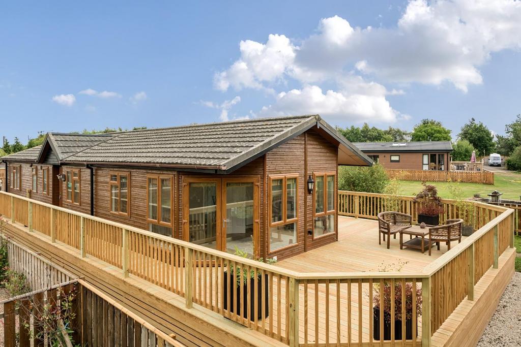 Dalton Bridge, Dalton, Thirsk 3 bed park home for sale £200,000