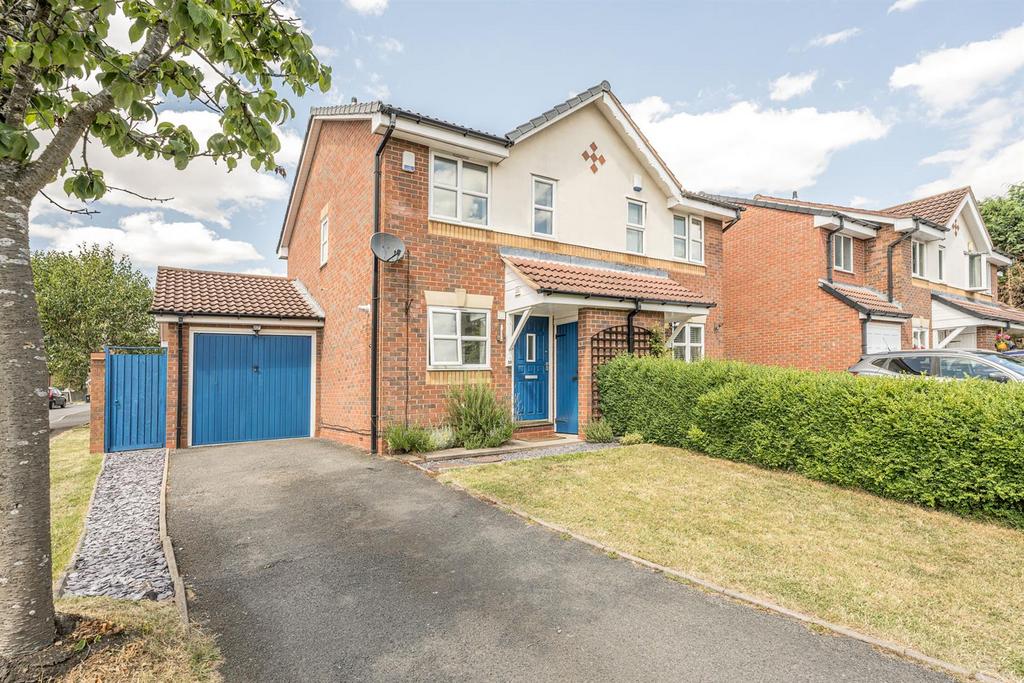 Hulland Place, Brierley Hill, DY5 3US 2 bed semidetached house for
