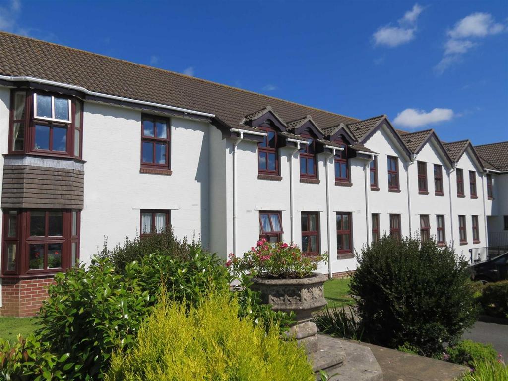 Chisholme Close, St. Austell 2 bed apartment for sale £95,000
