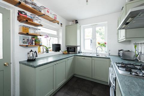 5 Oak Hill, Epsom, KT18 7BU
