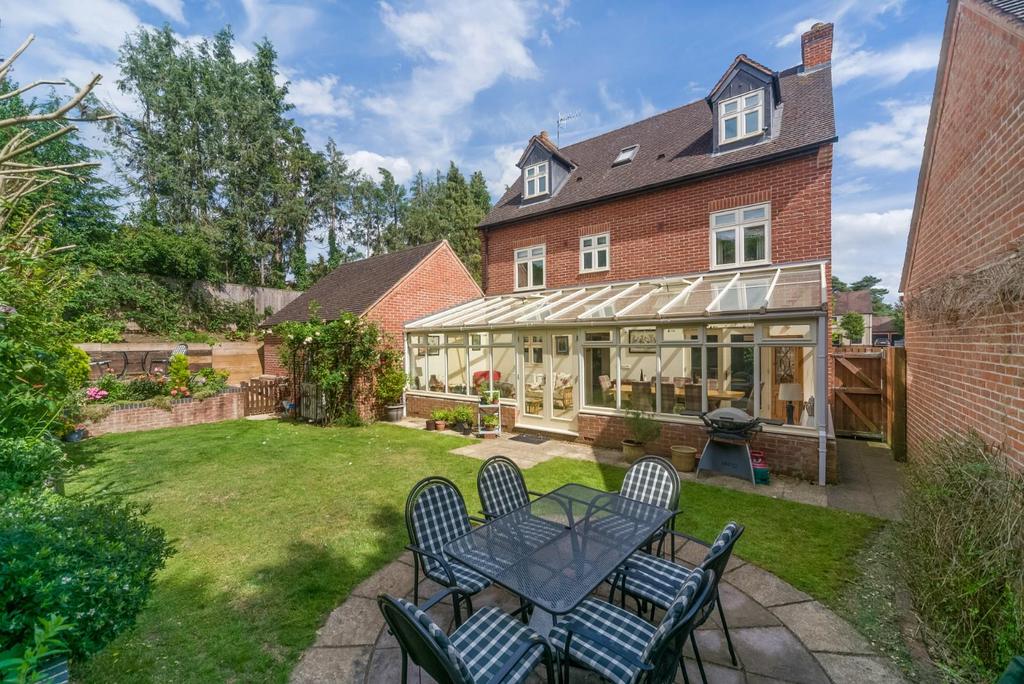Elgin Gardens, StratforduponAvon 5 bed detached house for sale £850,000
