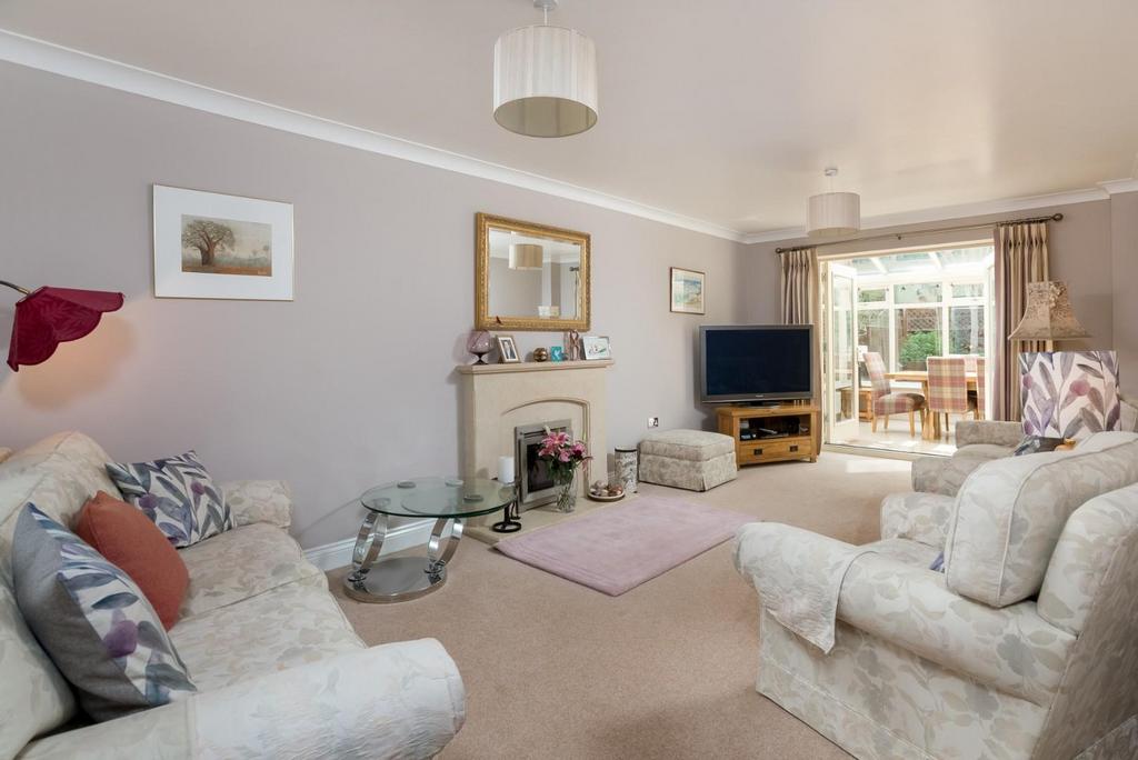 Elgin Gardens, StratforduponAvon 5 bed detached house for sale £850,000