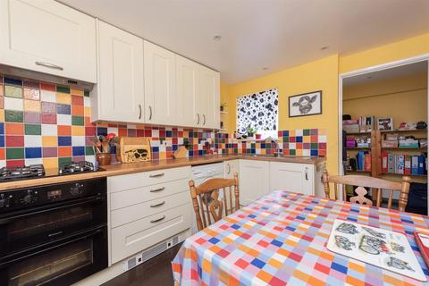 53 Branton Close, Basingstoke, RG22 6UN
