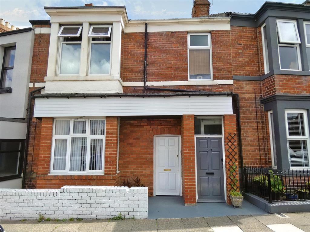 John Street, Cullercoats 2 bed apartment for sale £175,000