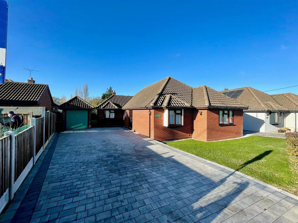 Manor Road, Dengie 3 bed detached bungalow for sale £495,000