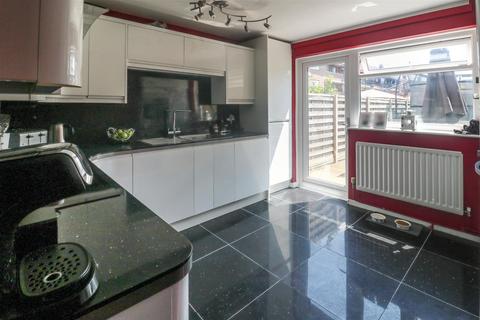 92 Quarry Spring, Harlow, CM20 3HS