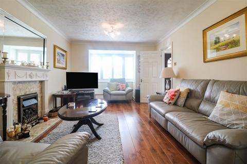 53 Bentley Drive, Church Langley, Harlow, CM17 9PA