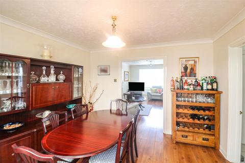 53 Bentley Drive, Church Langley, Harlow, CM17 9PA
