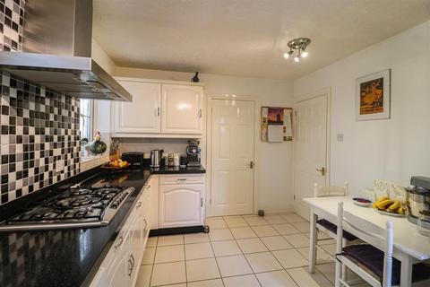 53 Bentley Drive, Church Langley, Harlow, CM17 9PA