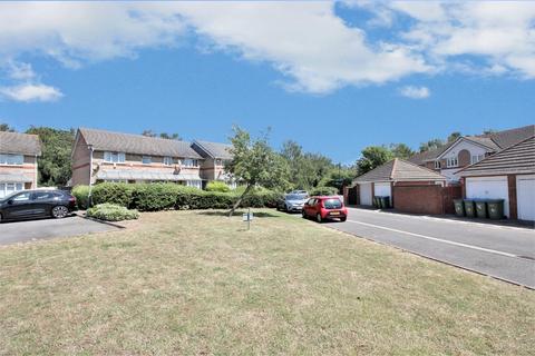 29 Roman Square, London, SE28 8RQ