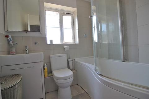 29 Roman Square, London, SE28 8RQ