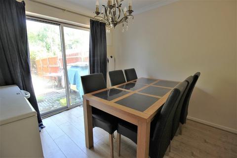 29 Roman Square, London, SE28 8RQ