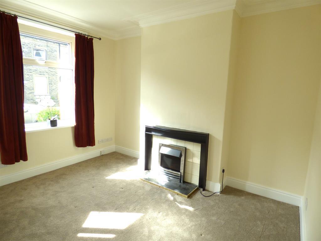 Myrtle Avenue, Bingley 3 bed terraced house £950 pcm (£219 pw)