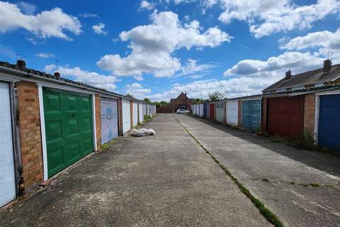 30 Cedar Walk, Waltham Abbey, EN9 1SG