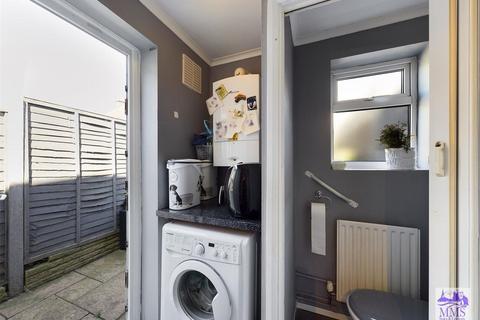 5 Cross Street, Rochester, ME2 3AE