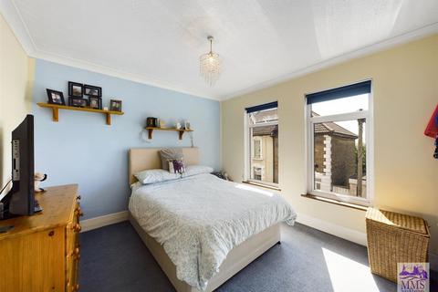 5 Cross Street, Rochester, ME2 3AE