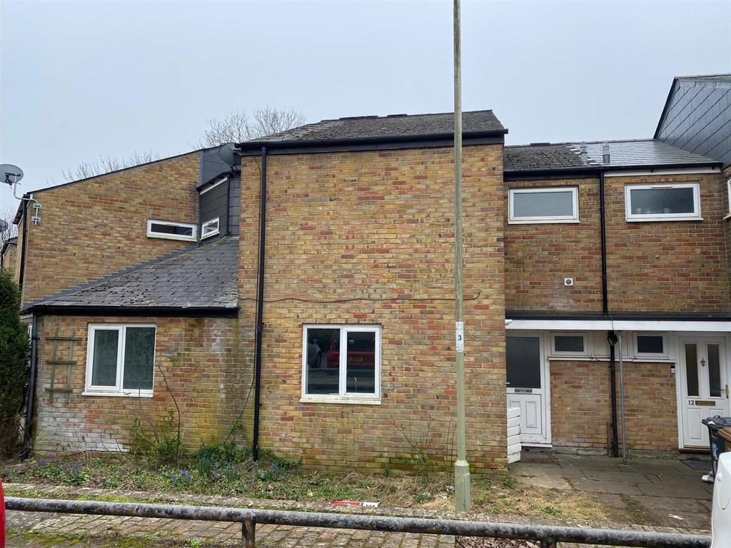 Turin Court, Andover 5 bed house to rent £1,200 pcm (£277 pw)